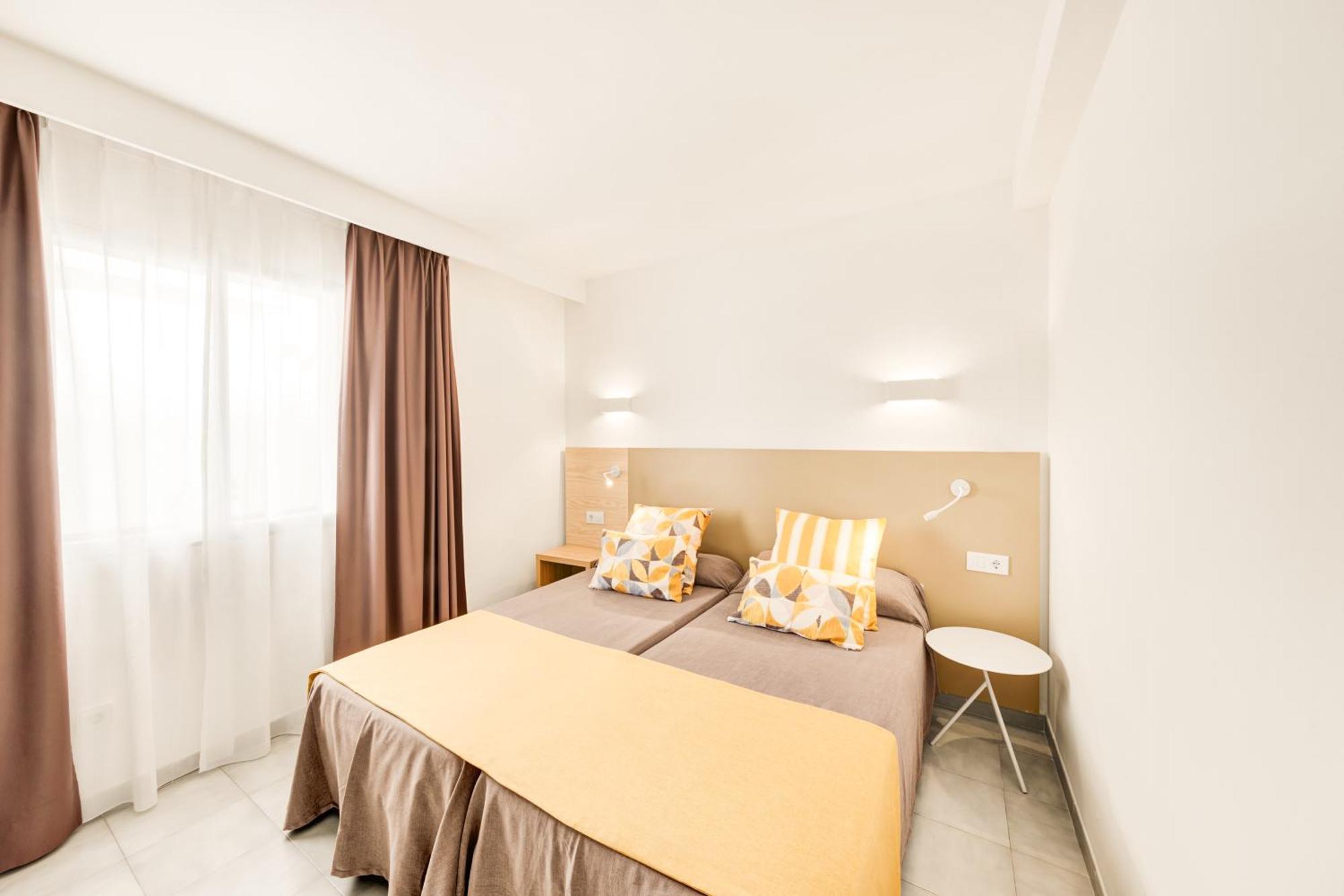 Apartamentos Vista Club Santa Ponsa Luaran gambar